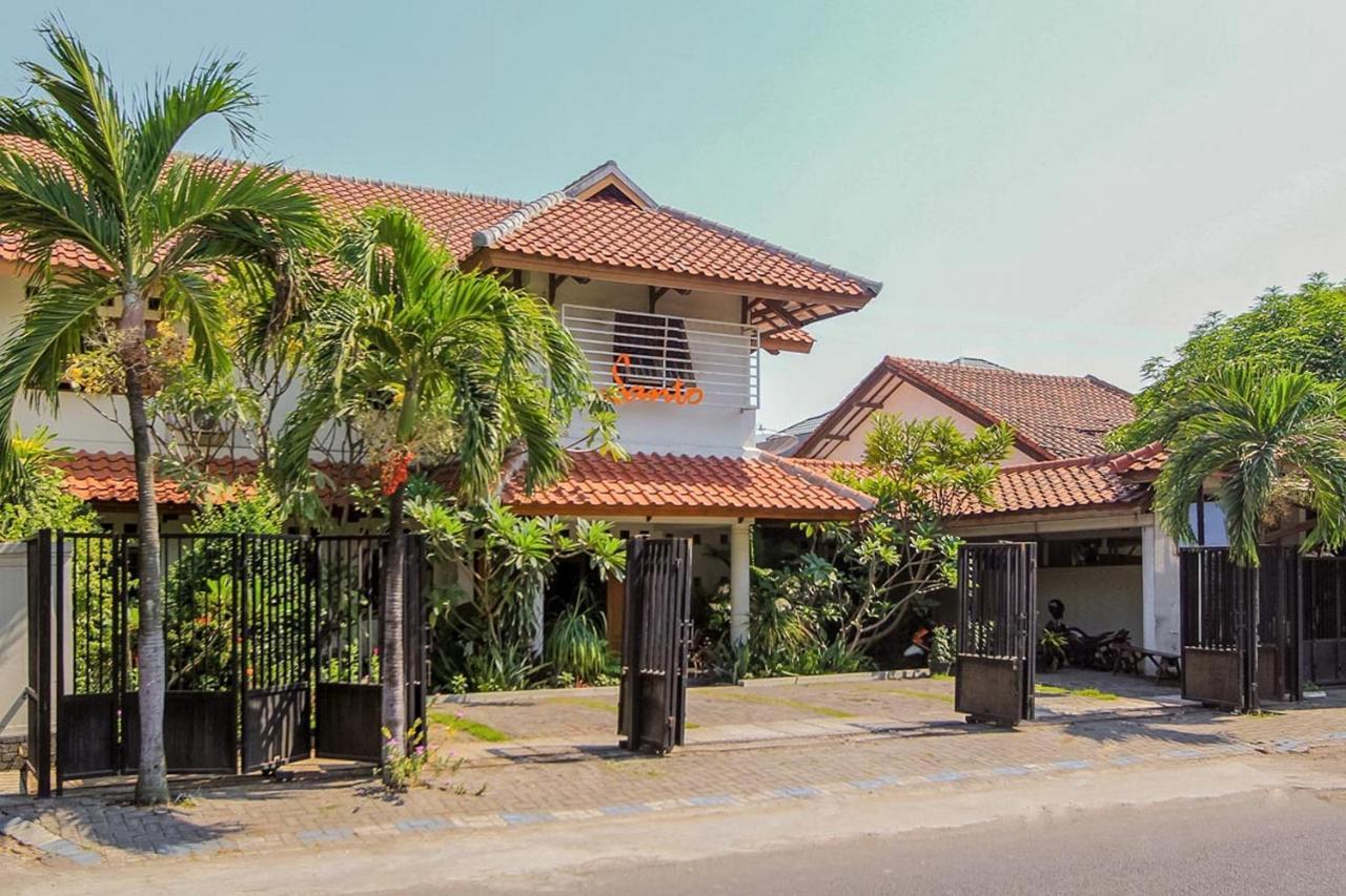 Santo Guest House Tropodo Surabaya Luaran gambar