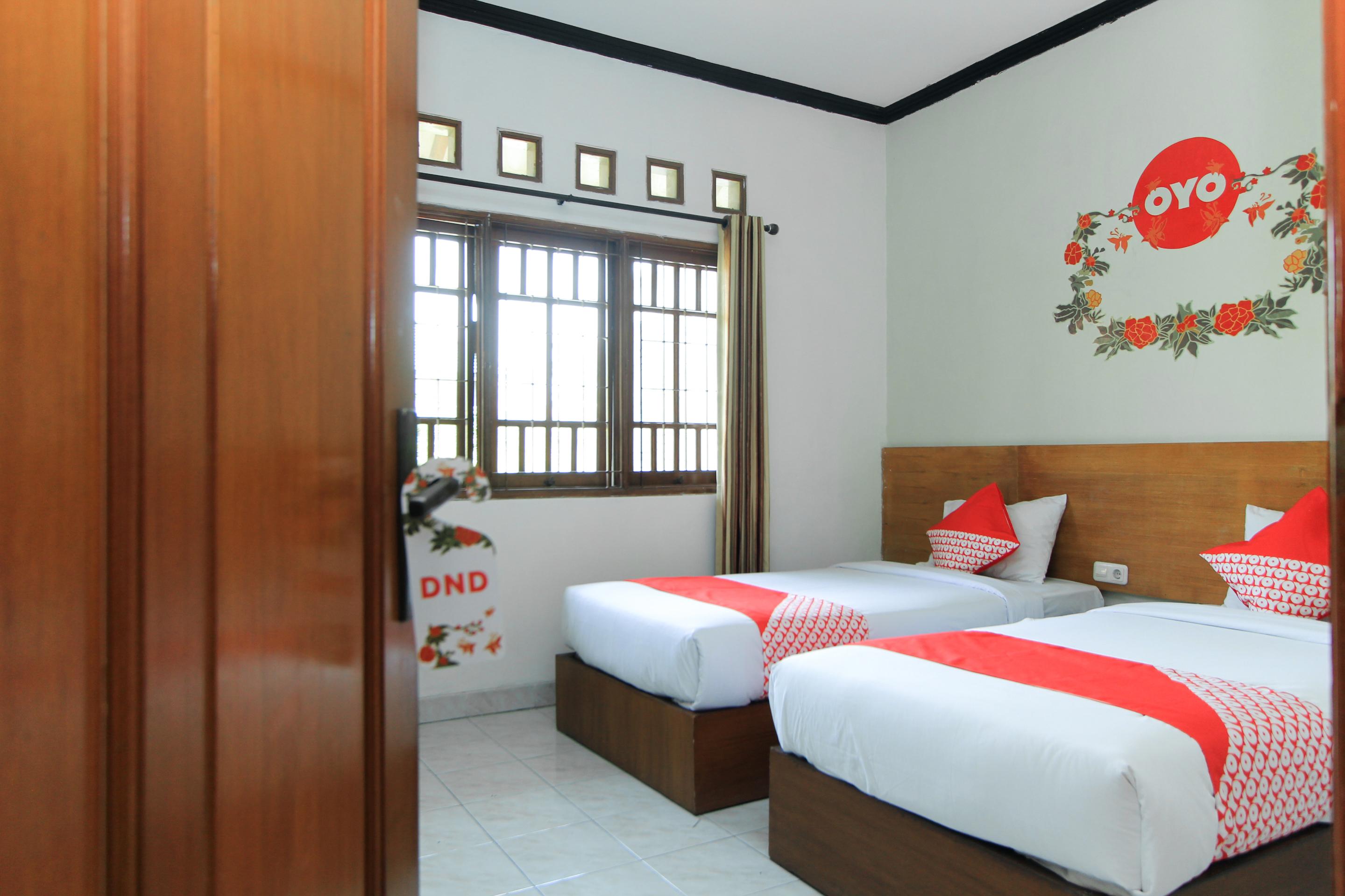 Santo Guest House Tropodo Surabaya Luaran gambar