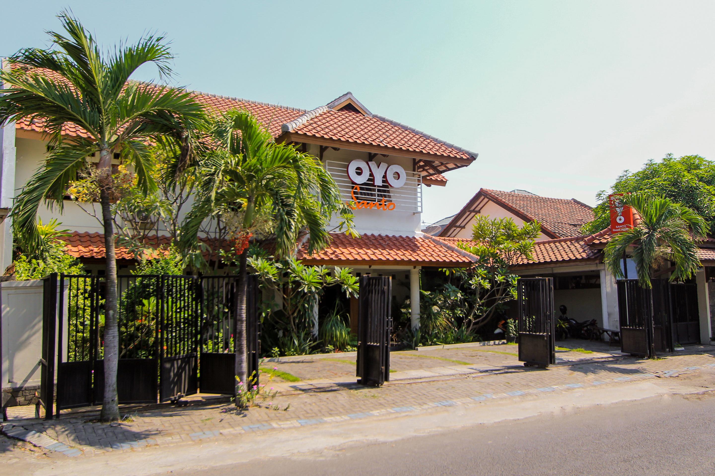 Santo Guest House Tropodo Surabaya Luaran gambar