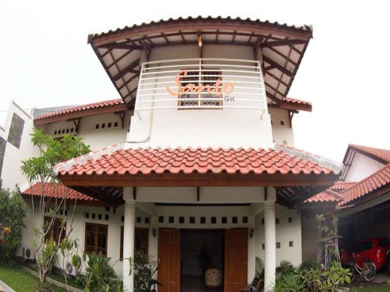 Santo Guest House Tropodo Surabaya Luaran gambar